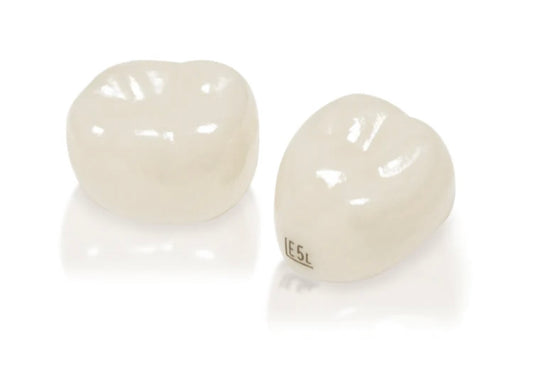 Pojedyncza korona cyrkonowa na drugi trzonowiec mleczny